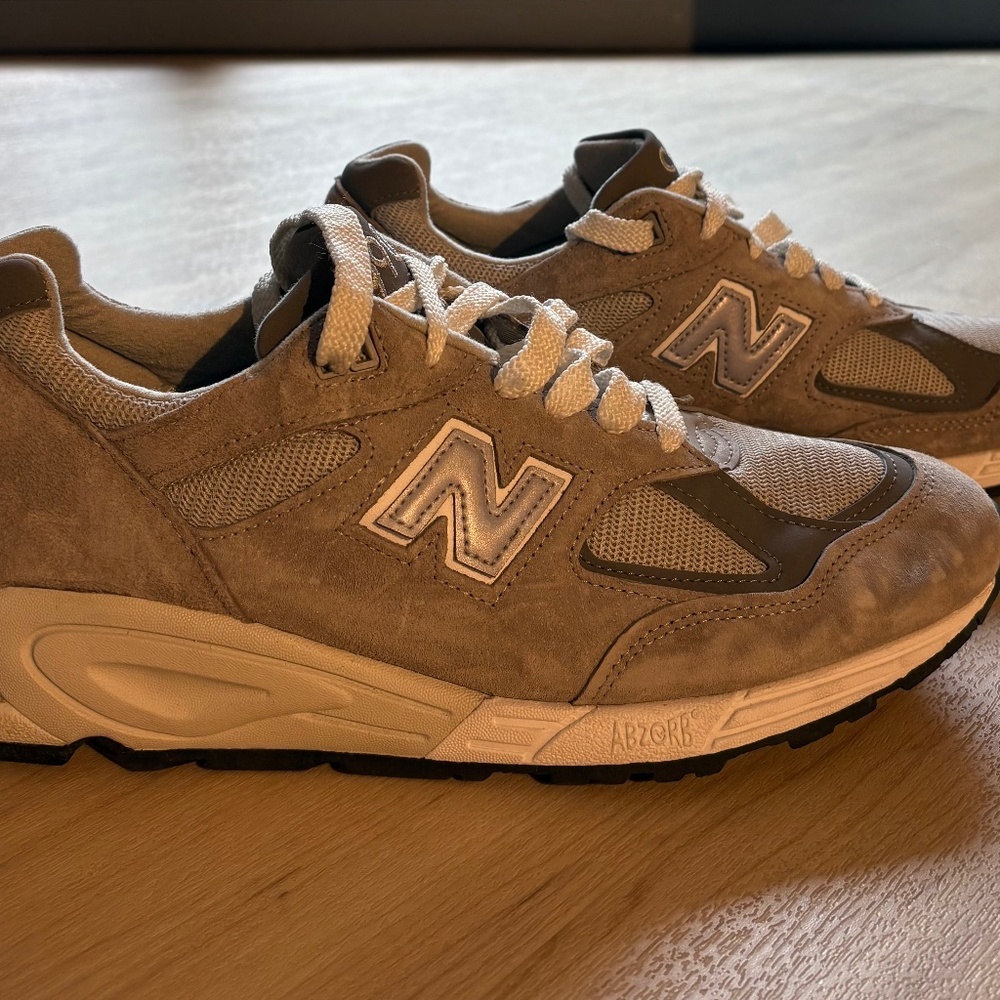 New Balance Men’s 990 sneaker. Size 10.5 US